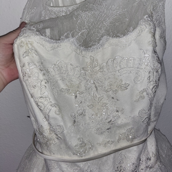 Beautiful Wedding Dress - Picture 2 of 8